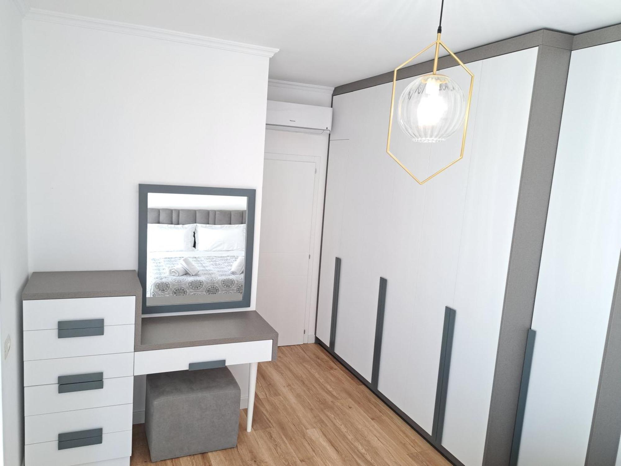 Pazari Luxury Central Apartment Tirana Buitenkant foto